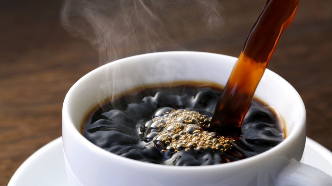Imagen Principal de Nota: Conoce la manera correcta de beber café para lograr bajar de peso