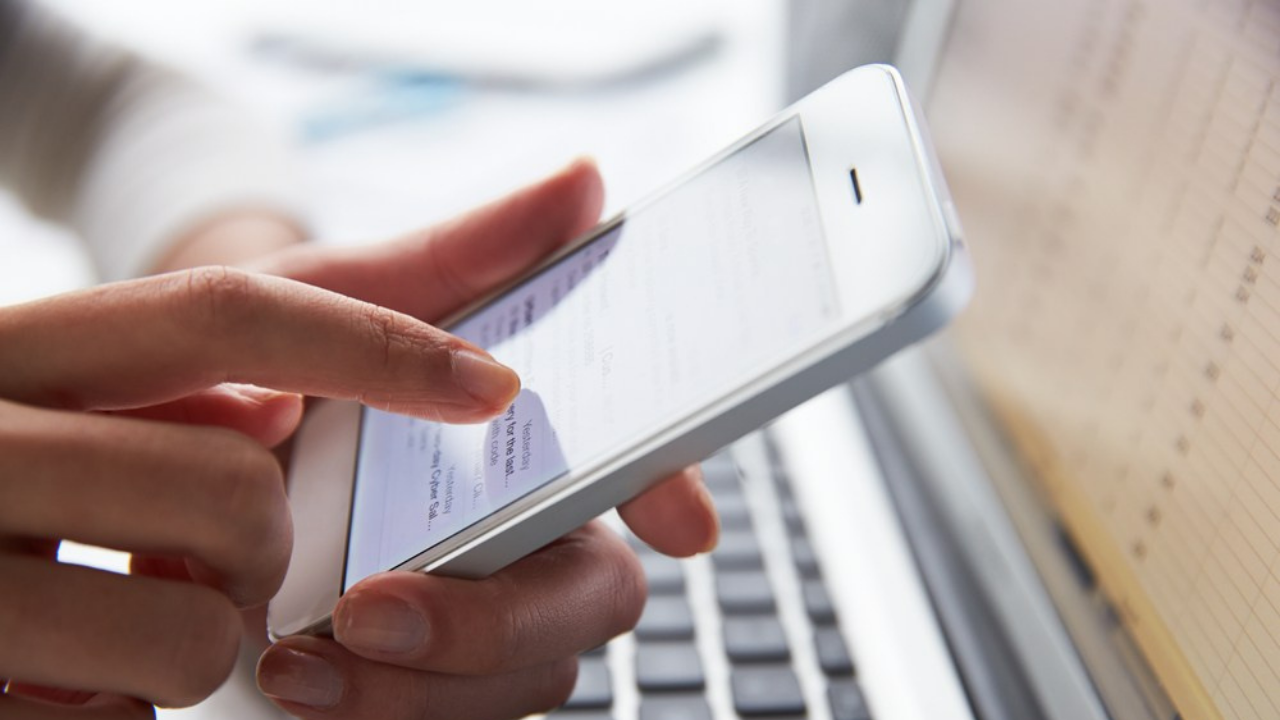 Imagen Principal de Nota: ¿Tu celular está lento? Estas son las razones
