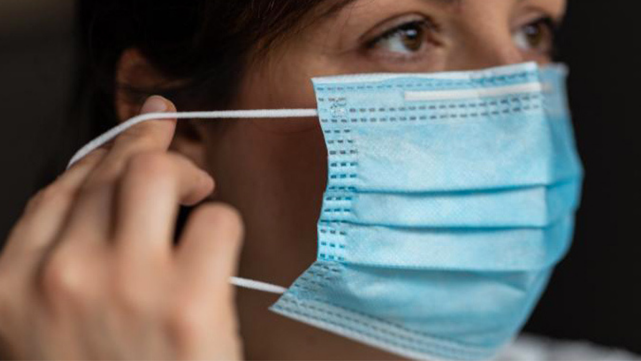 Imagen Principal de Nota: Las mascarillas sucias pueden ocasionar problemas graves en la salud, advierte la OPS