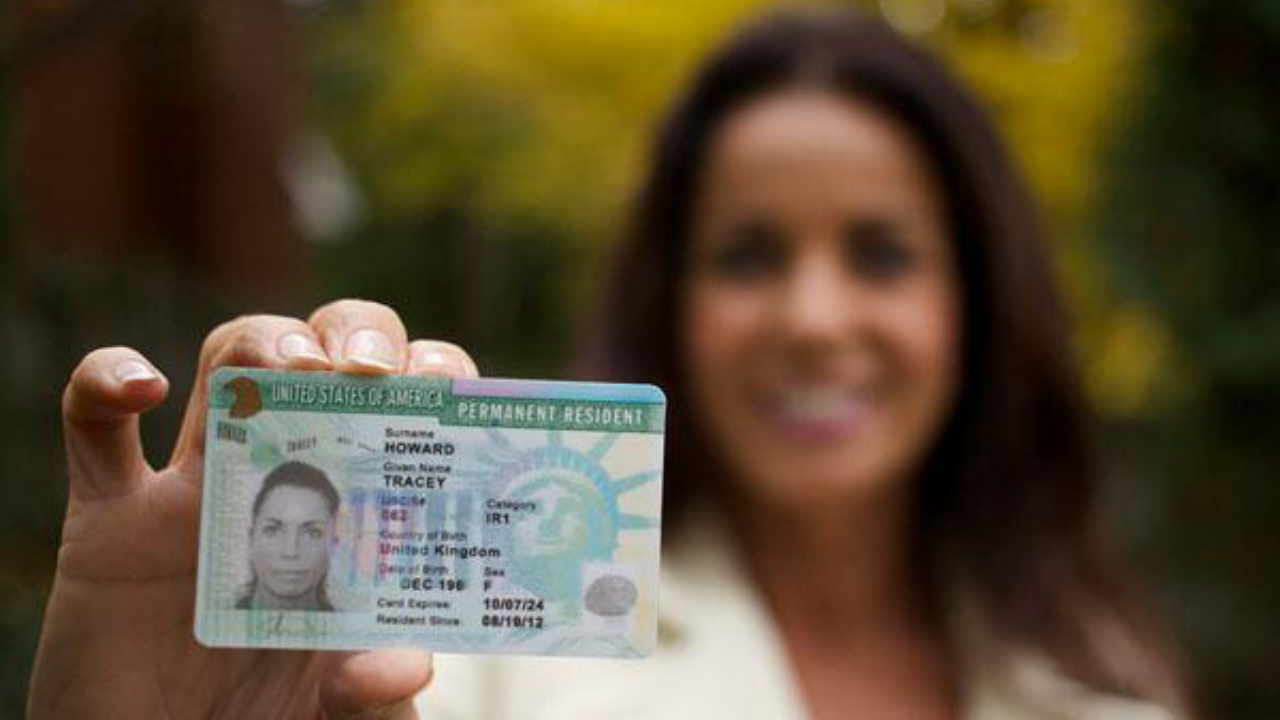 Imagen de Consultorio Migratorio: ¿Cuáles son las formas de obtener la residencia permanente en Estados Unidos?