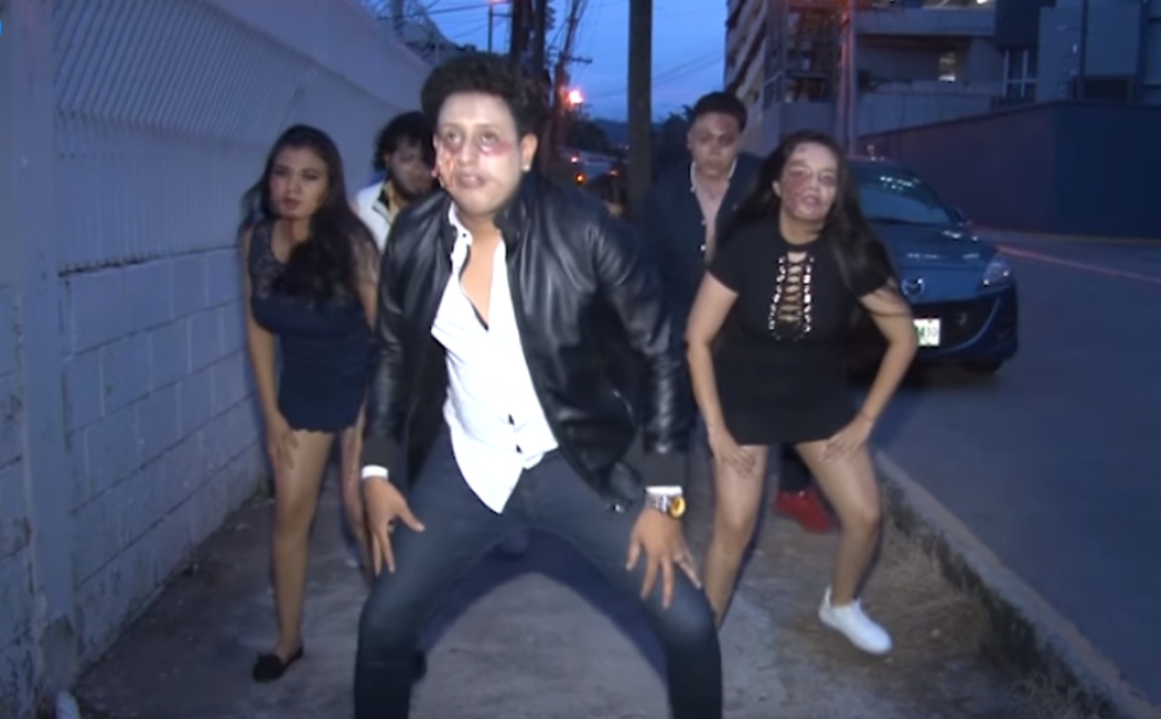 Imagen de En fiesta de zombis terminó celebración de Halloween en Los del Cuarto, ¡tienes que ver el vídeo!