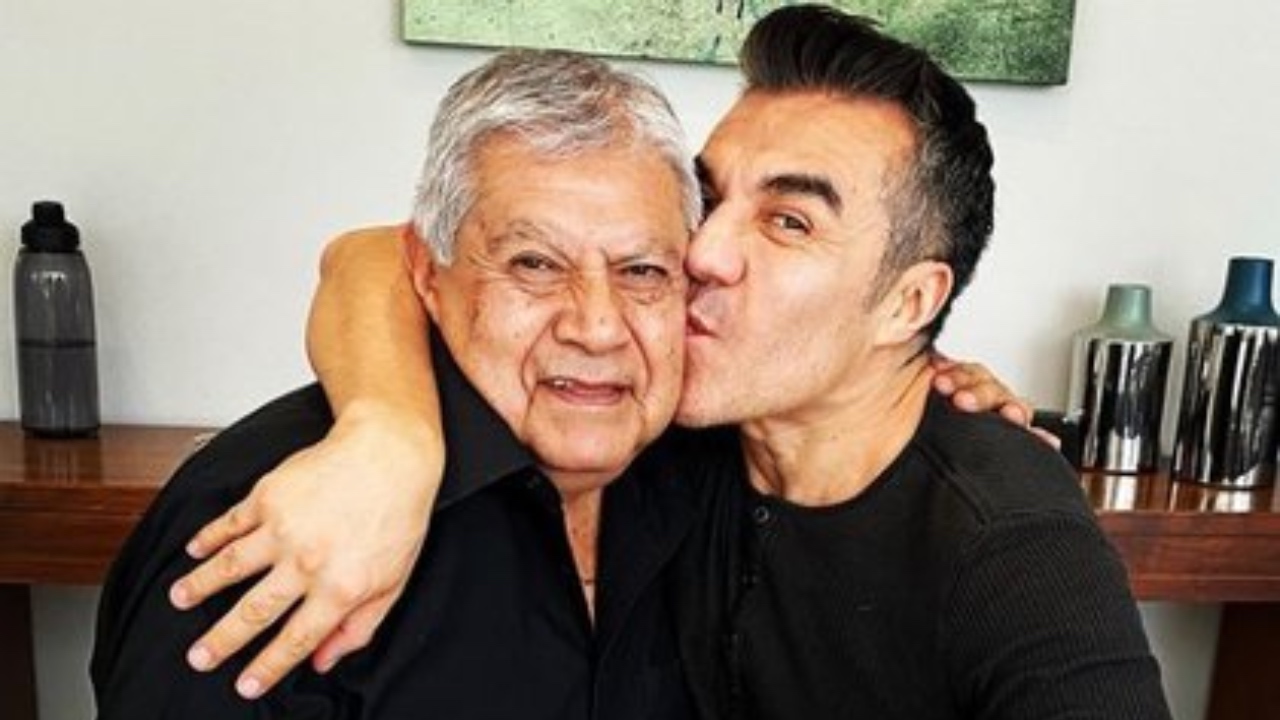 Imagen Principal de Nota: Adrián Uribe confiesa que su padre murió de covid-19