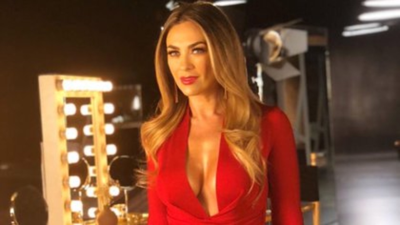 Imagen Principal de Nota: Aracely Arámbula inicia el 2021 con atrevido desnudo