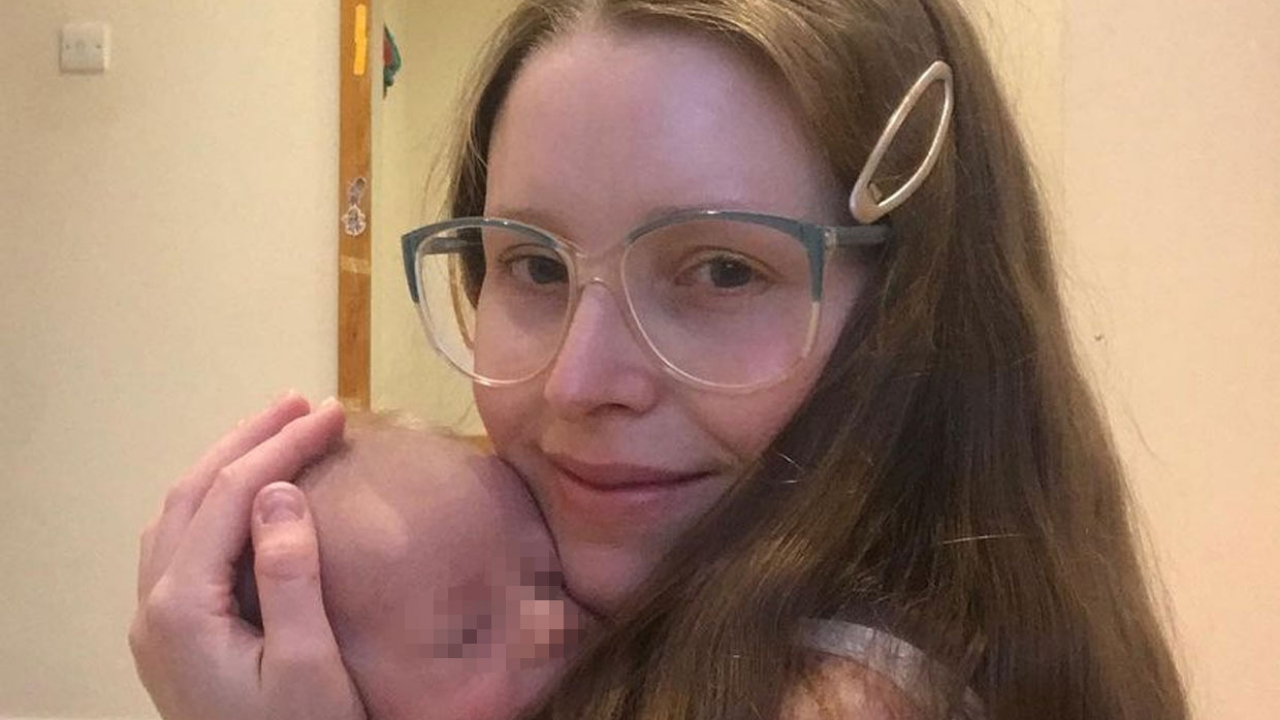 Imagen Principal de Nota: Bebé de actriz de Harry Potter es ingresado a hospital tras dar positivo de covid