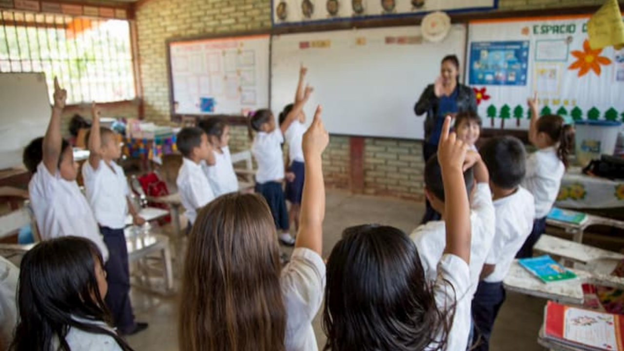 Imagen Principal de Nota: Frente a Frente: Arnaldo Bueso explica cómo será la nueva normalidad en la educación de Honduras