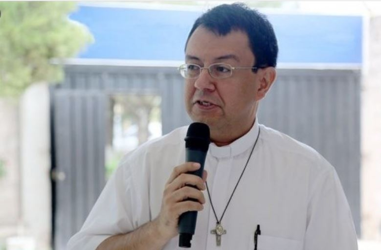 Imagen Principal de Nota: Padre Juan Ángel López pide a políticos no hablar de Dios para pedir votos