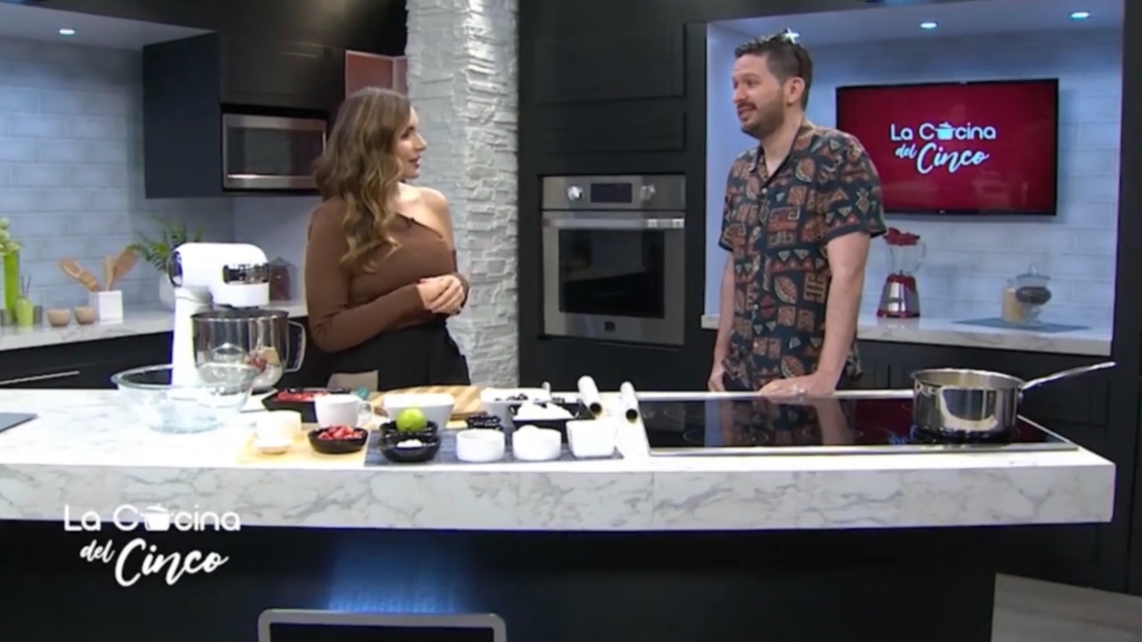 Imagen Principal de Nota: Chia Casanova preparó un delicioso postre en La Cocina del 5