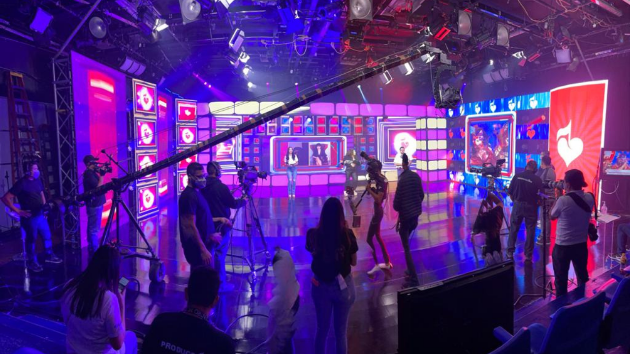 Imagen Principal de Nota: Maribel Guardia, Joy Montana y muchos artistas internacionales contagiaron de alegría a Teletón 2020