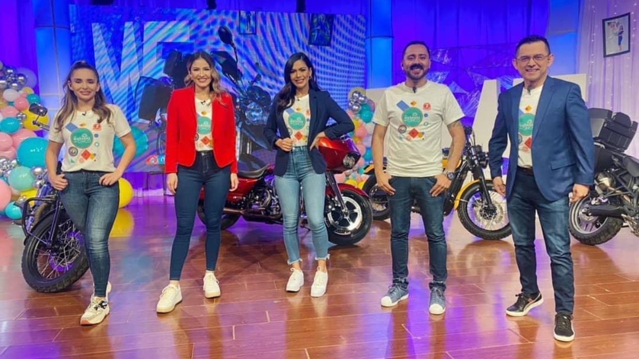 Imagen Principal de Nota: Los presentadores de Las Mañanas del 5 encontraron a sus dobles en miniatura