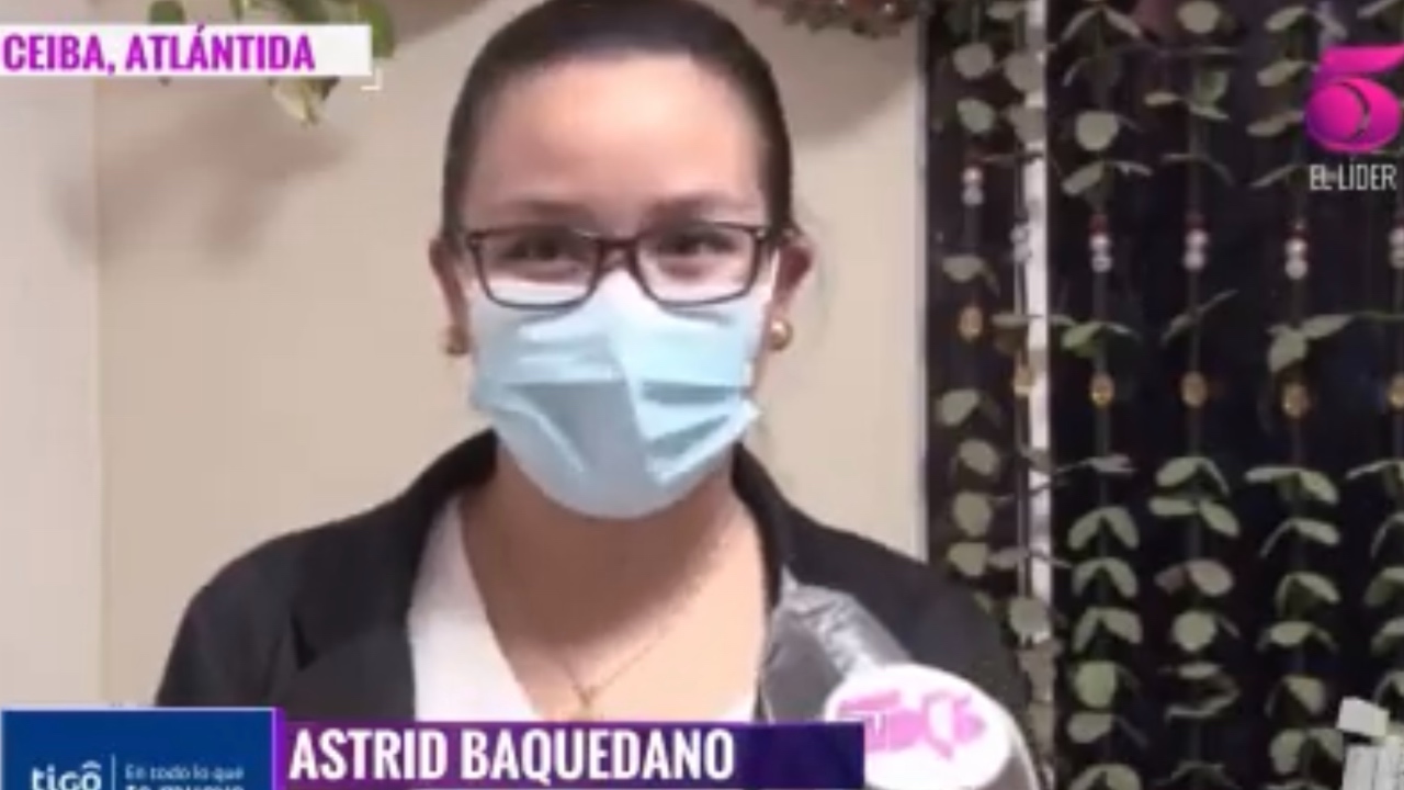 Imagen Principal de Nota: Hondureña emprende negocio de gelatinas para salir adelante junto a su bebé