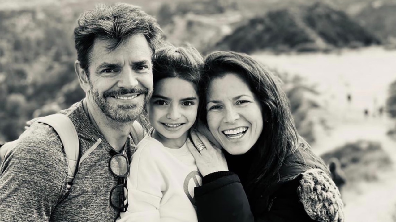 Imagen Principal de Nota: 'Óigame no', Eugenio Derbez le muestra a su hija Aitana cada uno de sus personajes