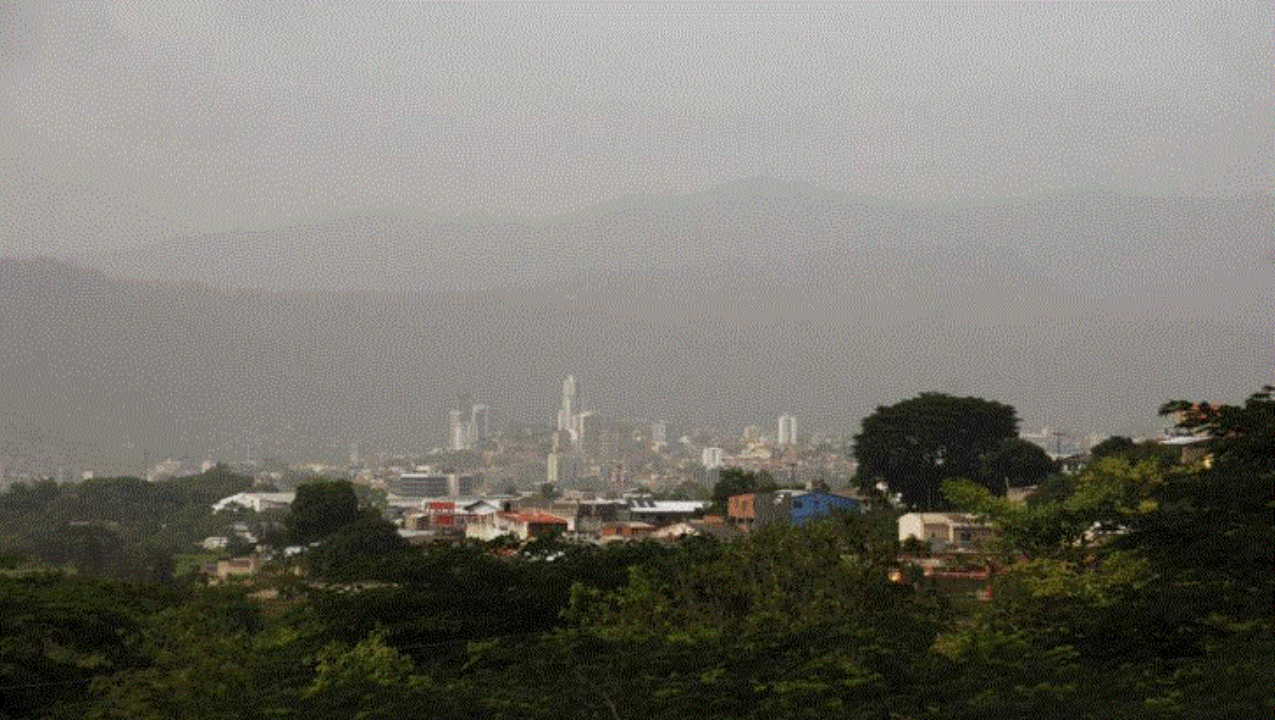 Imagen Principal de Nota: Densa capa de humo y polvo del Sahara afectarán a Honduras a partir del 27 de abril