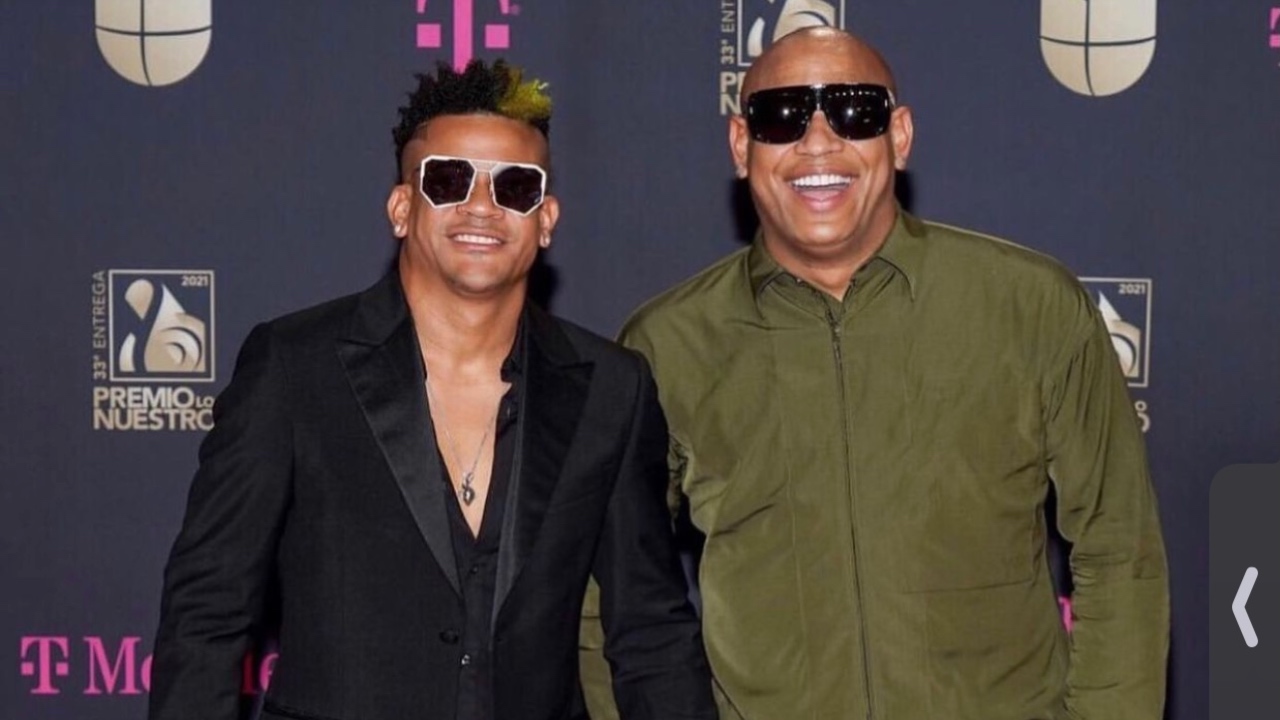 Imagen Principal de Nota: Gente de zona paralizó el tránsito cantando en las calles de Miami