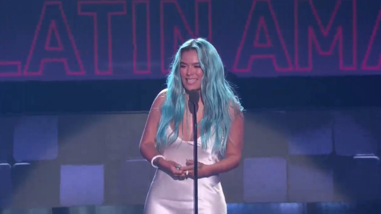 Imagen Principal de Nota: ´Bichota y con todo que sí se puede´, el alentador mensaje de ´Karol G´ tras recibir su premio en los Latin AMAS 2021