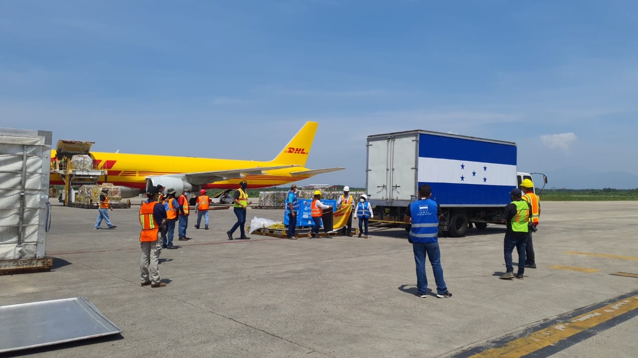 Imagen de Llega a Honduras el primer lote de 6 mil dosis de vacuna rusa Sputnik V