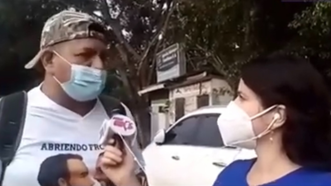 Imagen Principal de Nota: Hondureño emprende viaje a pie rumbo a El Salvador para implorar por vacunas contra el covid-19