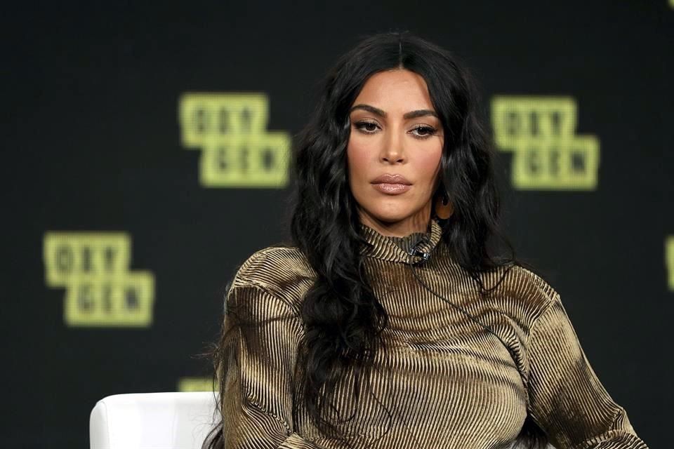 Imagen Principal de Nota: Por violar las leyes laborales, trabajadores latinos demandan a Kim Kardashian