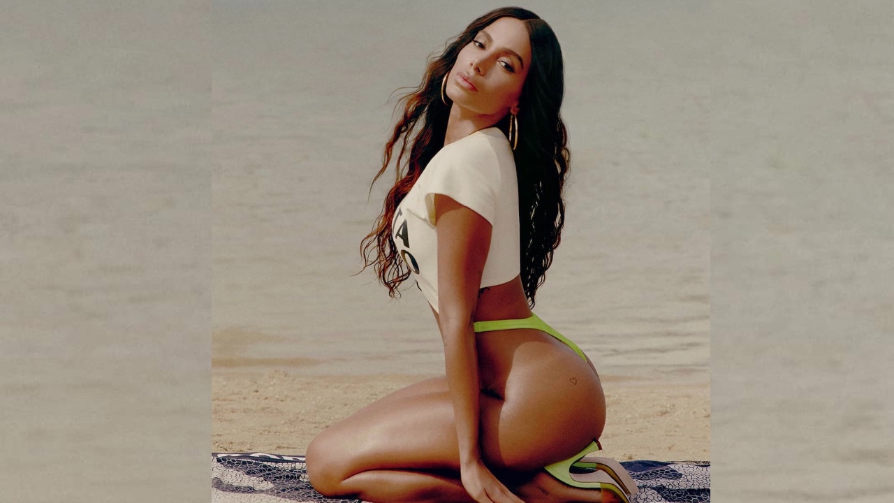 Imagen de Anitta encendió las redes con candente  bikini que dejó poco a la imaginación