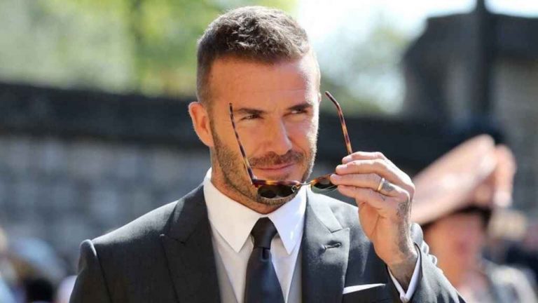 Imagen Principal de Nota: David Beckham publica por 'error' su número de teléfono