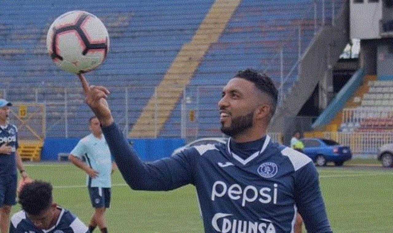 Imagen Principal de Nota: Con emotivo mensaje Reinieri Mayorquín se despidió de Motagua