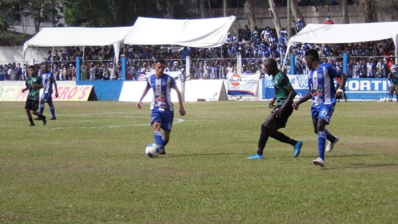 Imagen Principal de Nota: Victoria regresa a  primera división de la Liga Nacional  tras derrotar al Atlético Pinares