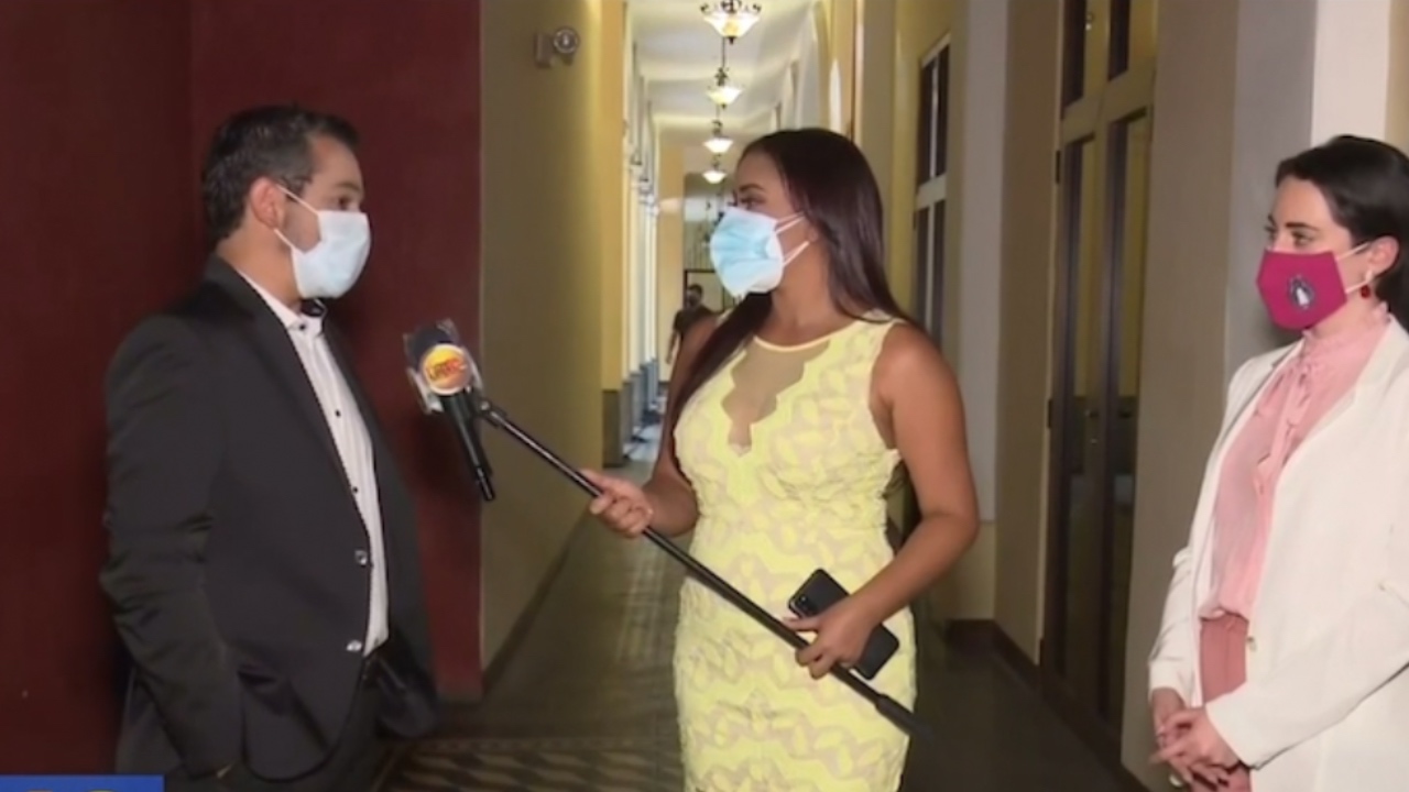 Imagen Principal de Nota: Un EMMY para Honduras: Talentoso cineasta Mario Ramos donó un galardón al MIN