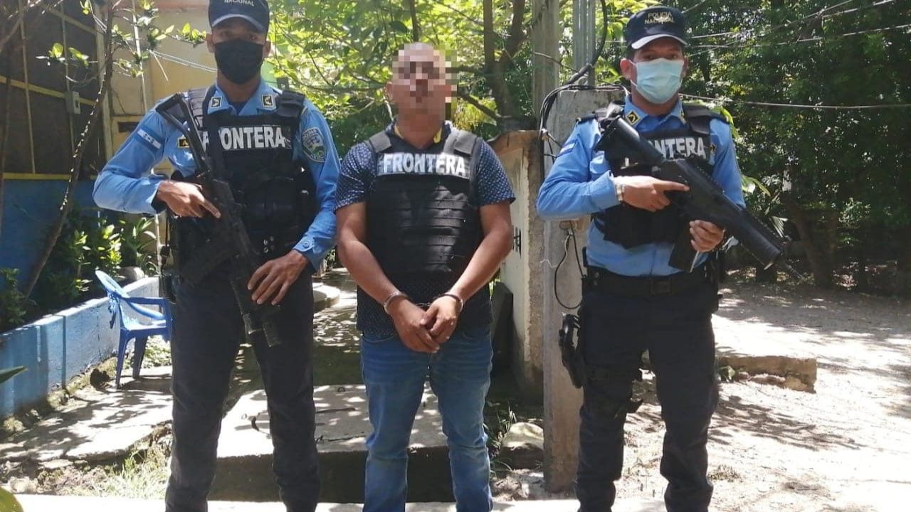 Imagen Principal de Nota: Capturan a hondureño pedido en extradición por Estados Unidos tras supuestamente traficar 5 kilos de cocaína