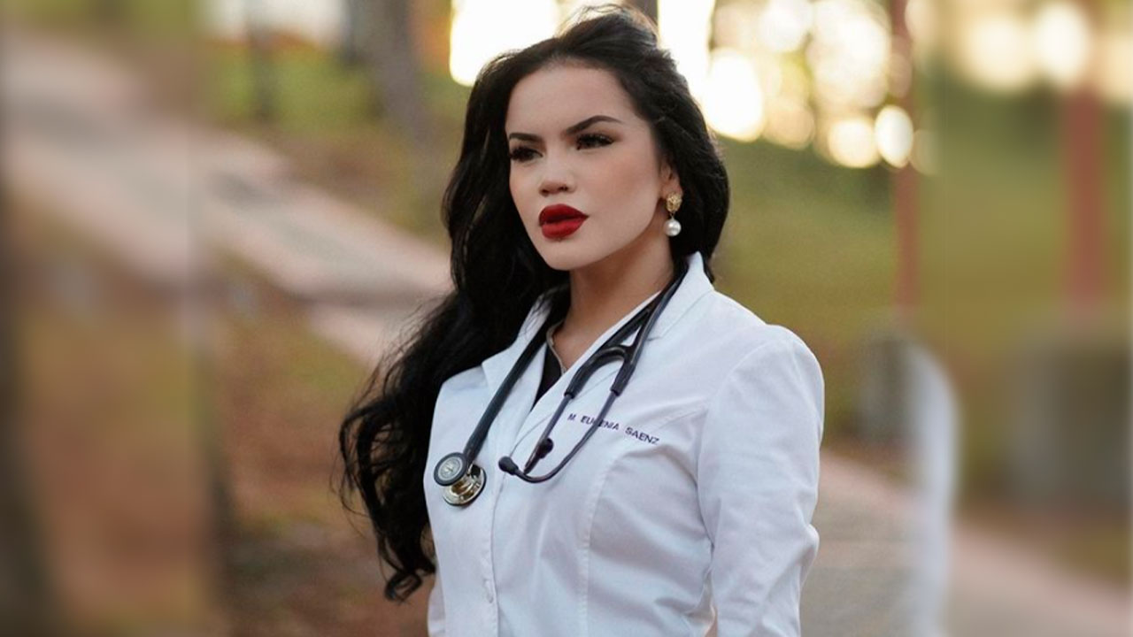 Imagen de La Natti Natasha hondureña responde a quienes le dicen que 'no es médico' por tener tatuajes