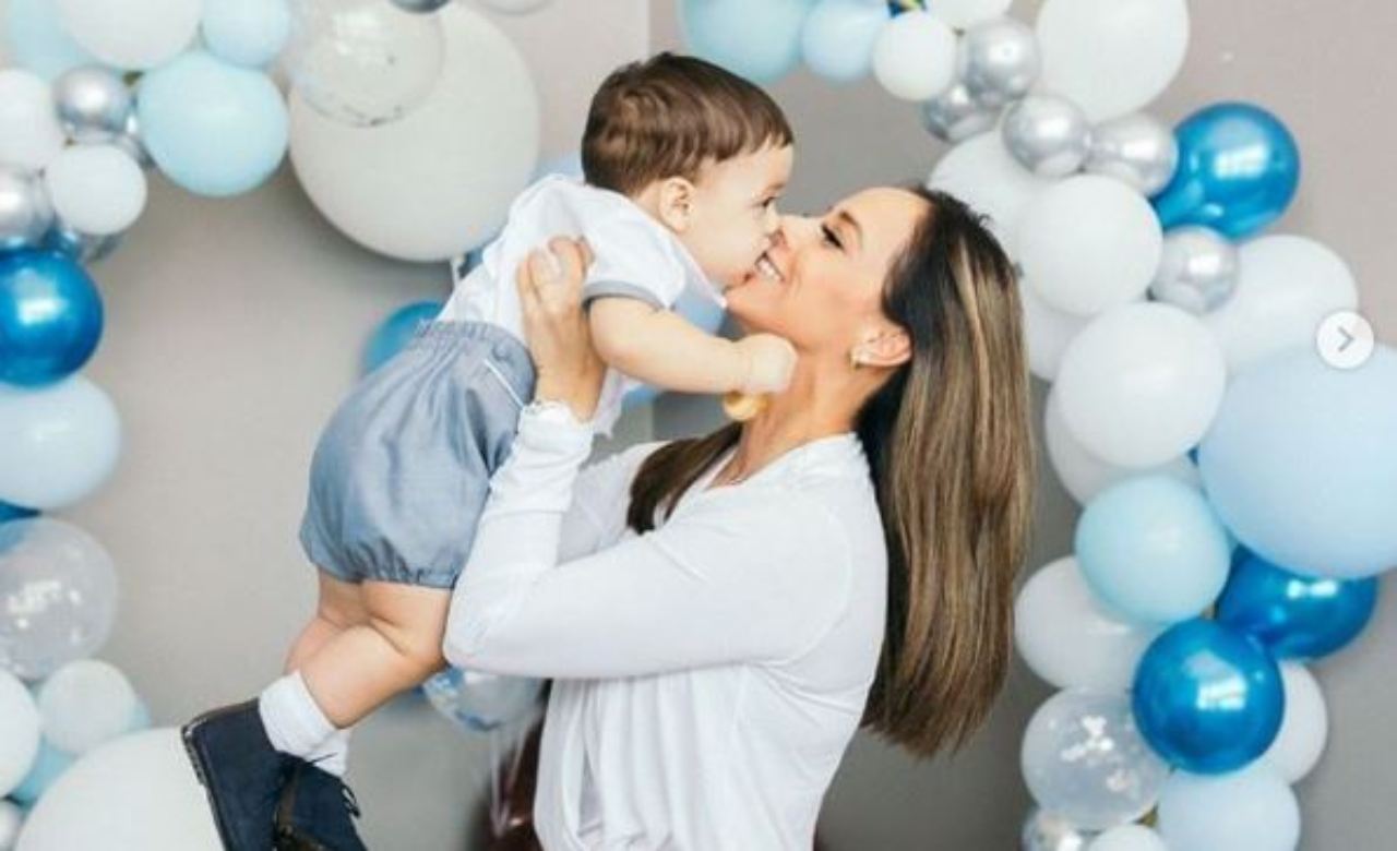 Imagen de Paola Lazzaroni comparte tiernas fotos de la celebración del primer año de su bebé
