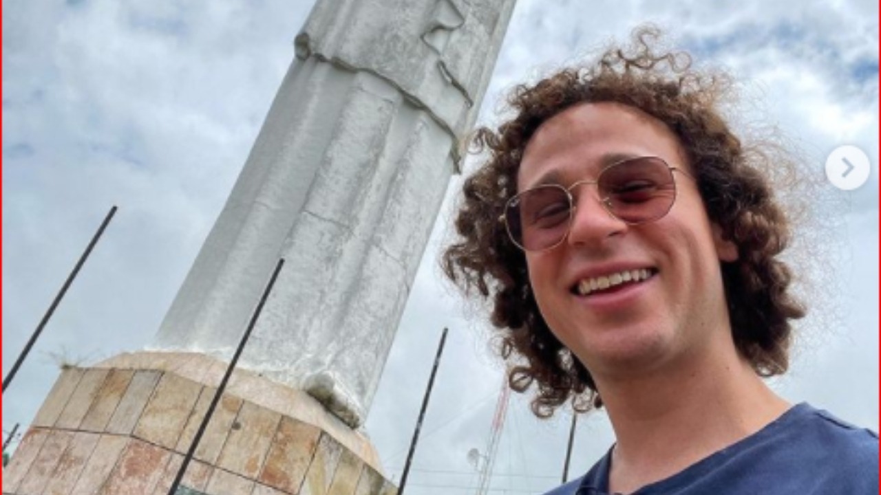 Imagen Principal de Nota: Luisito Comunica enfurece a la comunidad católica con una publicación en Instagram que debes de ver antes que la quite