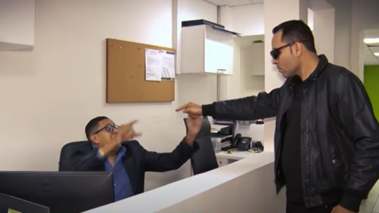 Imagen Principal de Nota: Los del Cuarto: el tiempo se le acaba al RNP con la llegada de 'Terminator' del futuro para reclamar su identidad