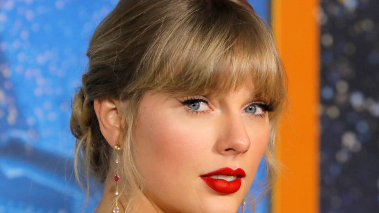 Imagen Principal de Nota: Taylor Swift se une a TikTok y millones enloquecen ¡Aquí te mostramos su primer video!
