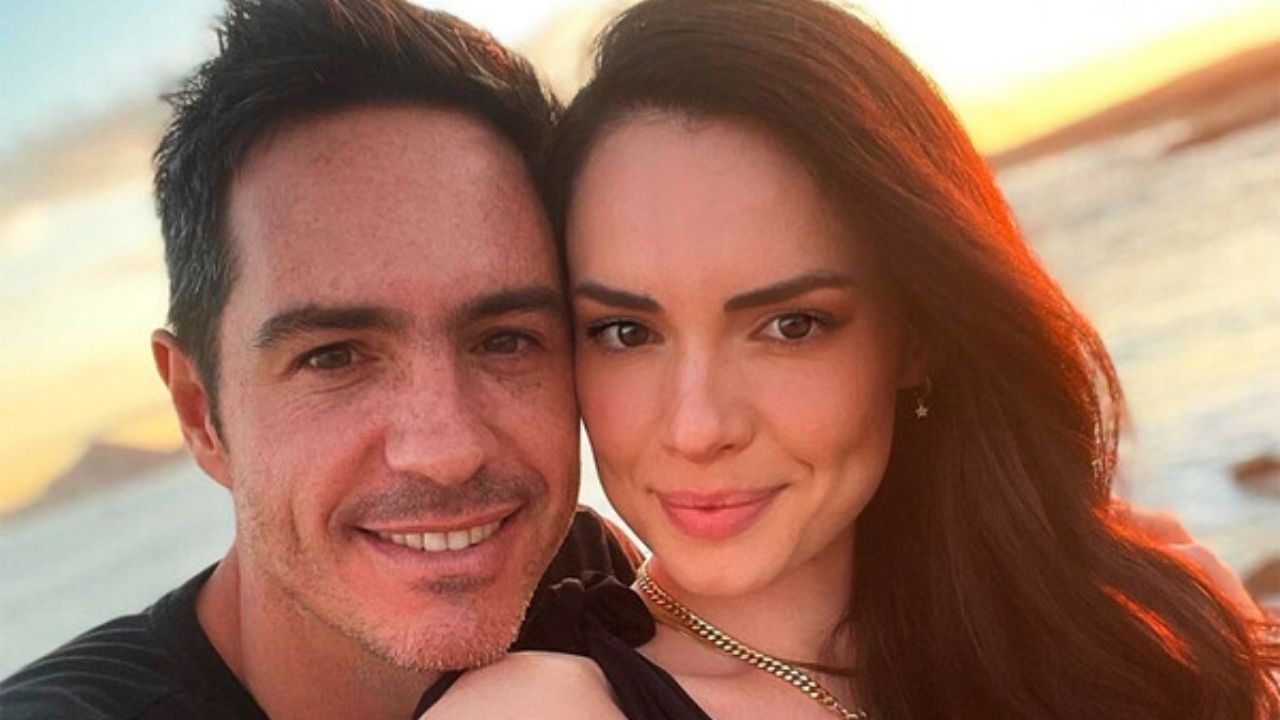 Imagen de Mauricio Ochmann es criticado por llevar a su novia al mismo lugar donde celebró su boda