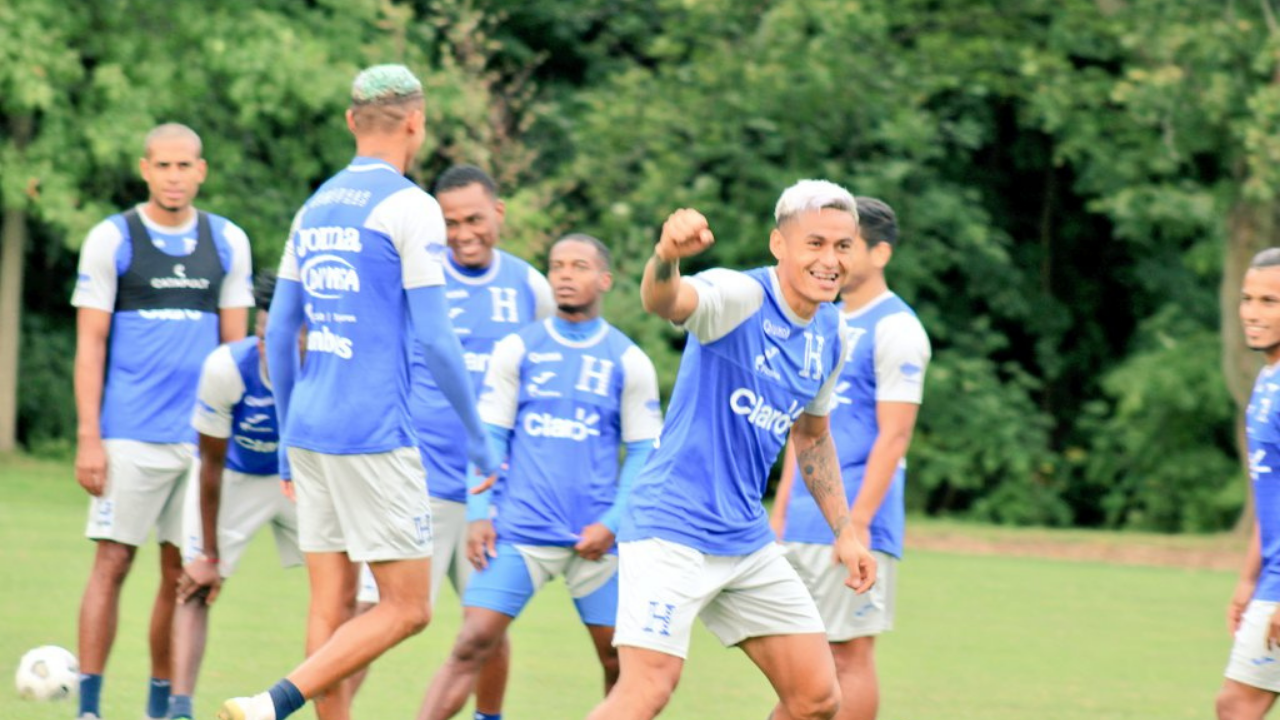 Imagen Principal de Nota: Honduras comienza su cuarto sueño mundialista