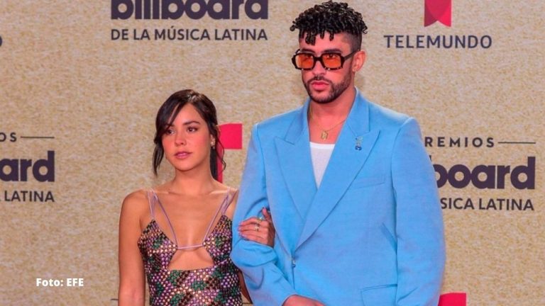 Imagen Principal de Nota: ¡Mira cómo lucieron! Bad Bunny y su novia Gabriela Berlingeri causaron furor a su llegada a los Premios  Billboard 2021