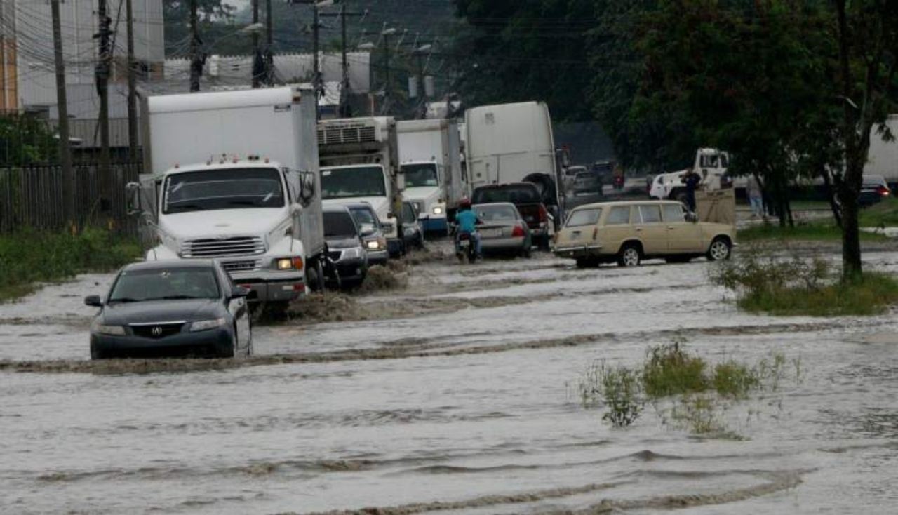 Imagen de Lluvias persistirán por 24 horas más en Honduras por el paso de onda tropical