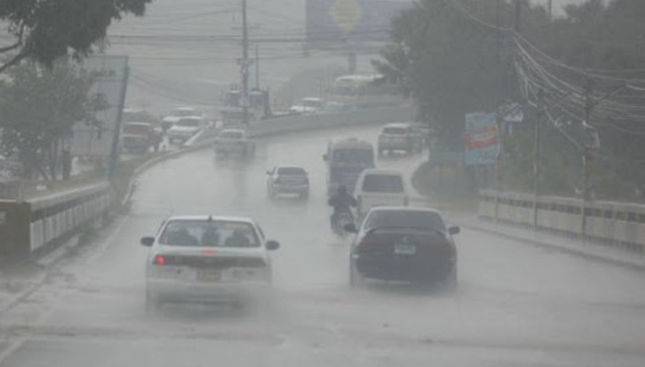 Imagen de Semana lluviosa en Honduras por paso de onda tropical; estos departamentos serán afectados