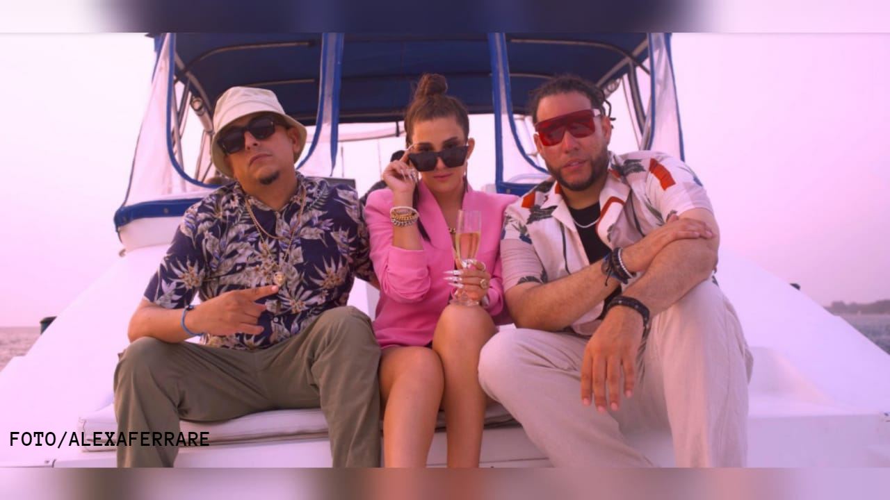 Imagen Principal de Nota: Alexa Ferrari detalla cómo fue grabar el vídeo de 'Vitamina P', junto a J-King y Maximan, y revela su nuevo proyecto