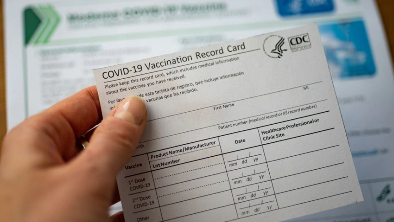 Imagen de ¿Qué deben hacer los hondureños para aplicarse la dosis de refuerzo si se vacunaron contra el covid en el extranjero?