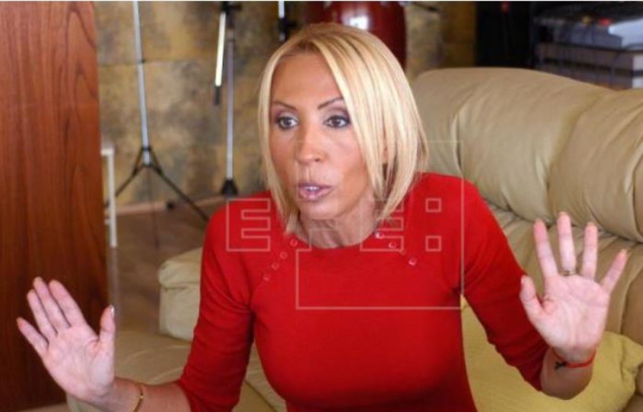 Imagen de Laura Bozzo logra que juez suspenda aprehensión  en su contra