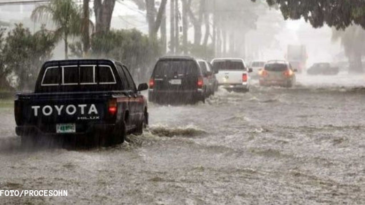 Imagen Principal de Nota: Lluvias continuarán  registrándose en territorio hondureño  producto de una onda tropical