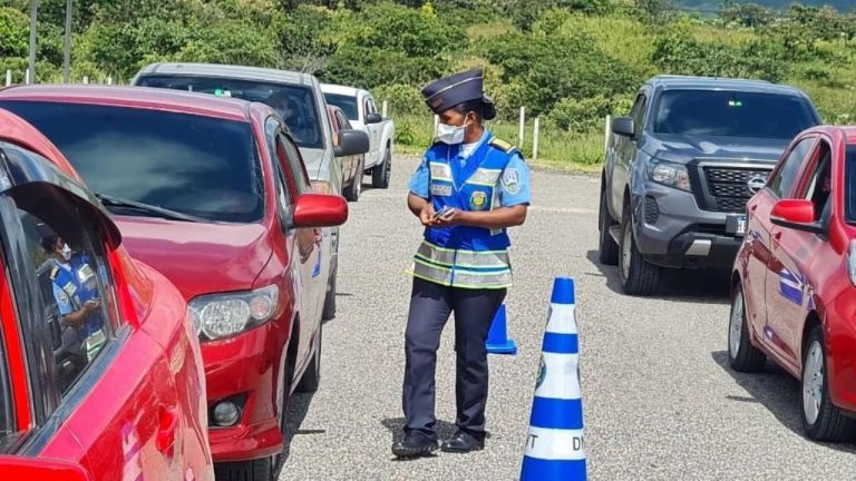 Imagen Principal de Nota: Estos son los costos de las faltas de tránsito que más se cometen en Honduras
