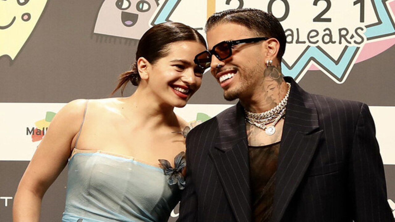Imagen Principal de Nota: ¡Que viva el amor! Rauw Alejandro y Rosalía protagonizan el momento más romántico de los 40 Music Awards