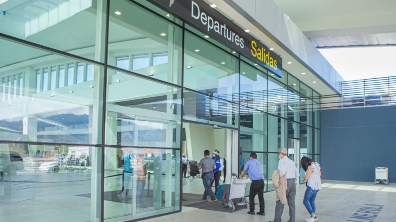 Imagen Principal de Nota: Gobierno: Más de 40 mil pasajeros usaron aeropuerto de Palmerola en un mes de operaciones
