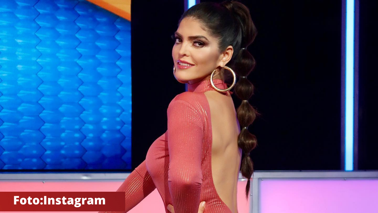 Imagen Principal de Nota: Ana Bárbara vuelve a enamorar a sus seguidores: mira su tremenda figura a los 51 años