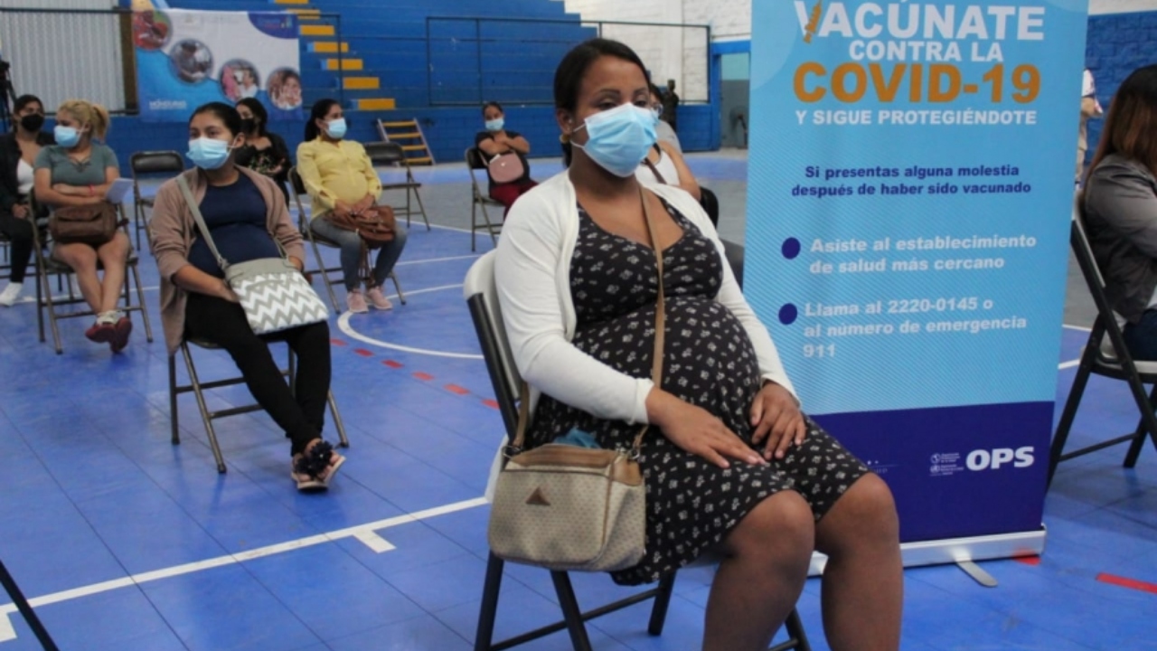 Imagen Principal de Nota: Secretaría de Salud autoriza dosis de refuerzo para embarazadas de entre 12 a 17 años
