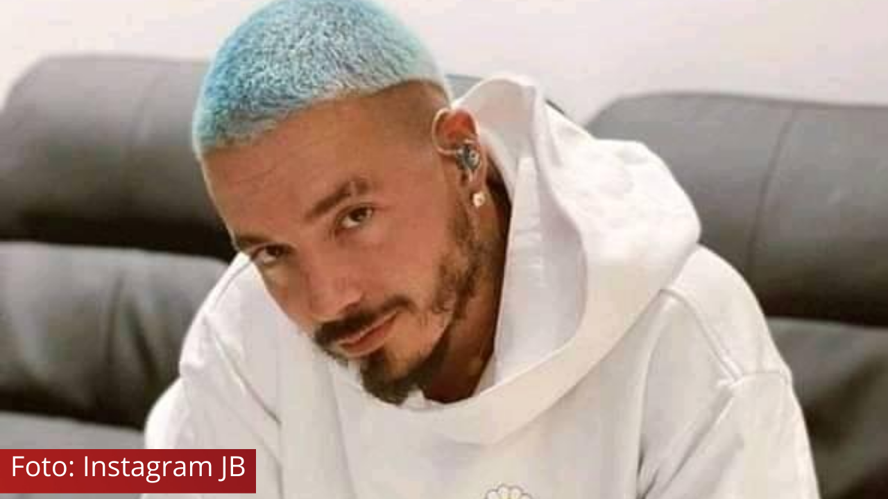 Imagen de J Balvin sorprende a seguidores al lucir una larga cabellera rubia y un extravagante look