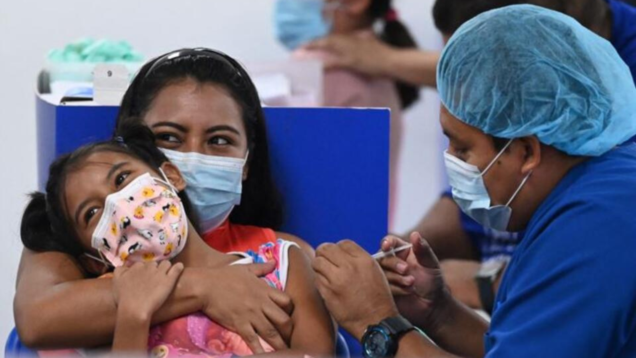 Imagen Principal de Nota: A finales de enero o inicios de febrero llegarán vacunas pediátricas contra covid, dice viceministro de salud