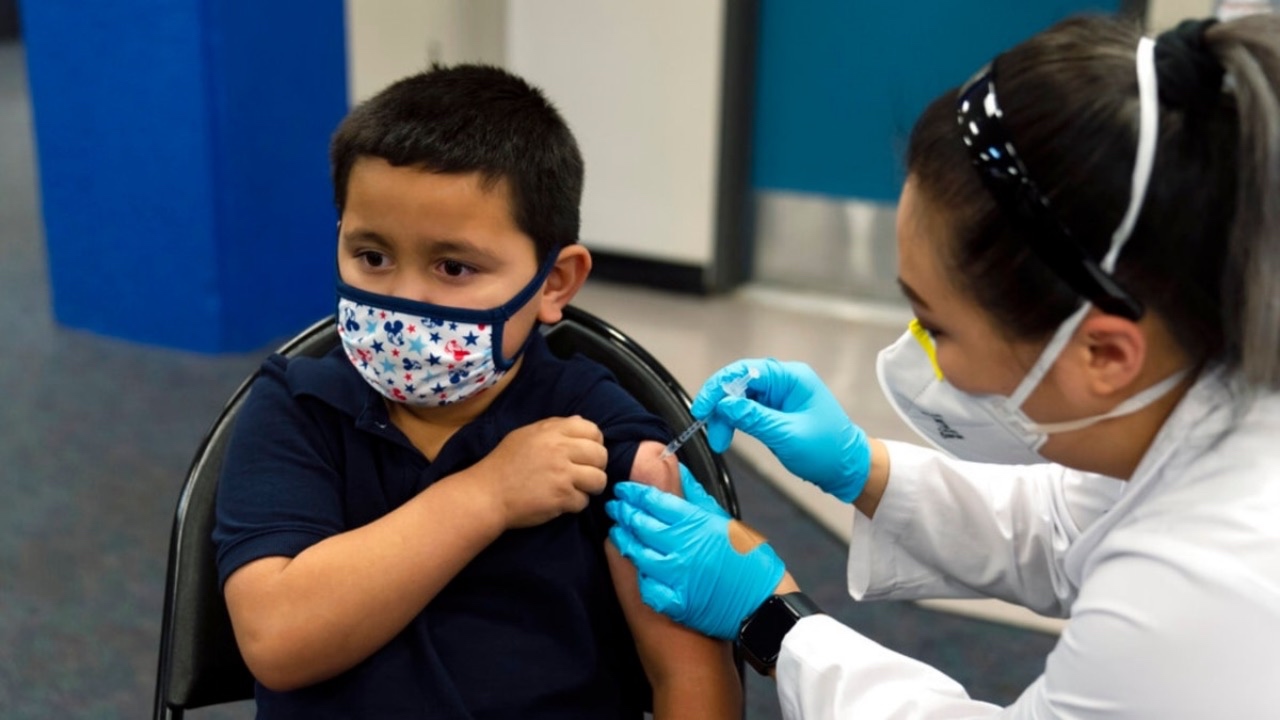 Imagen Principal de Nota: Horarios y requisitos: Hospital Escuela vacunará contra el covid a niños mayores de 5 años
