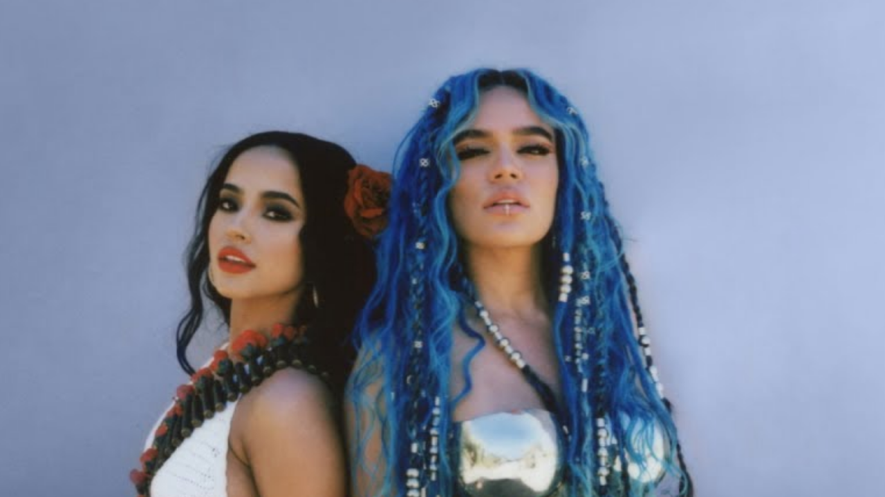 Imagen de Becky G sorprende con su nuevo look inspirado en Karol G ¿nueva tendencia?